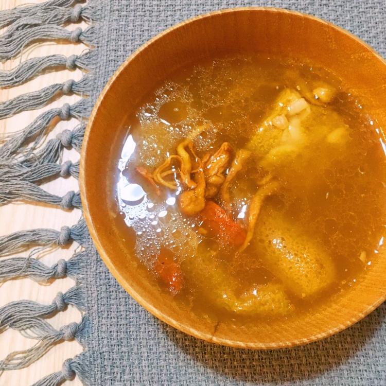 blackmint做的竹荪虫草排骨汤