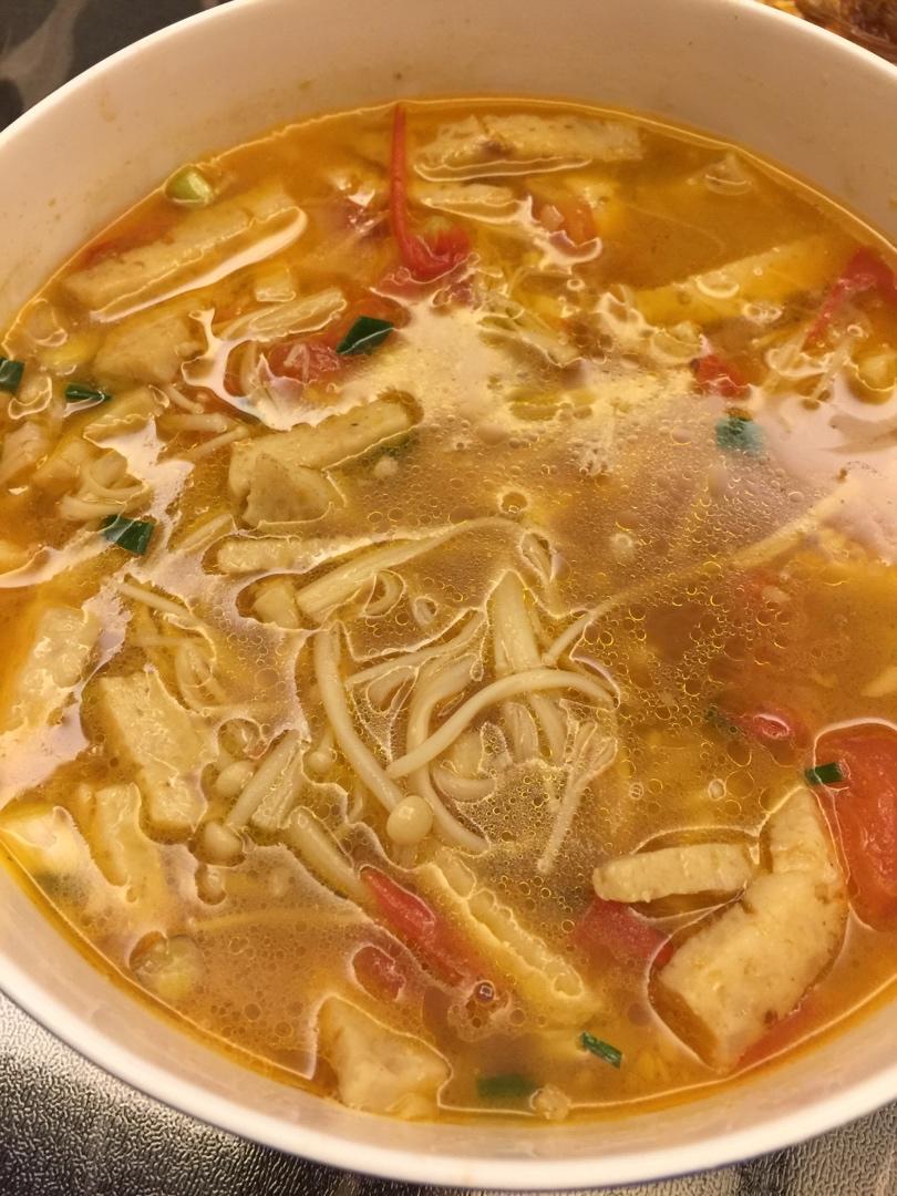 西红柿金针菇汤，超级鲜