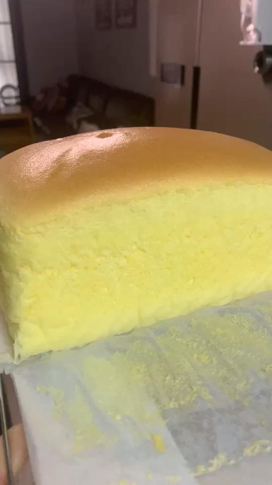 堪比柯基屁股
爆浆芝士🧀古早蛋糕
