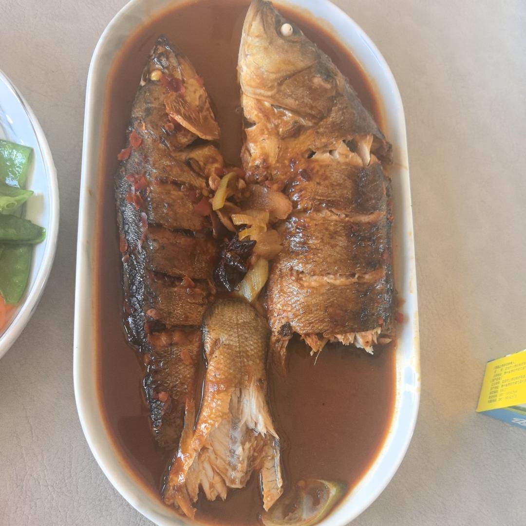 红烧鲈鱼