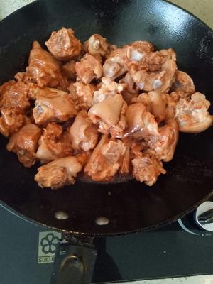 砂锅腐乳炖猪蹄的做法 步骤5