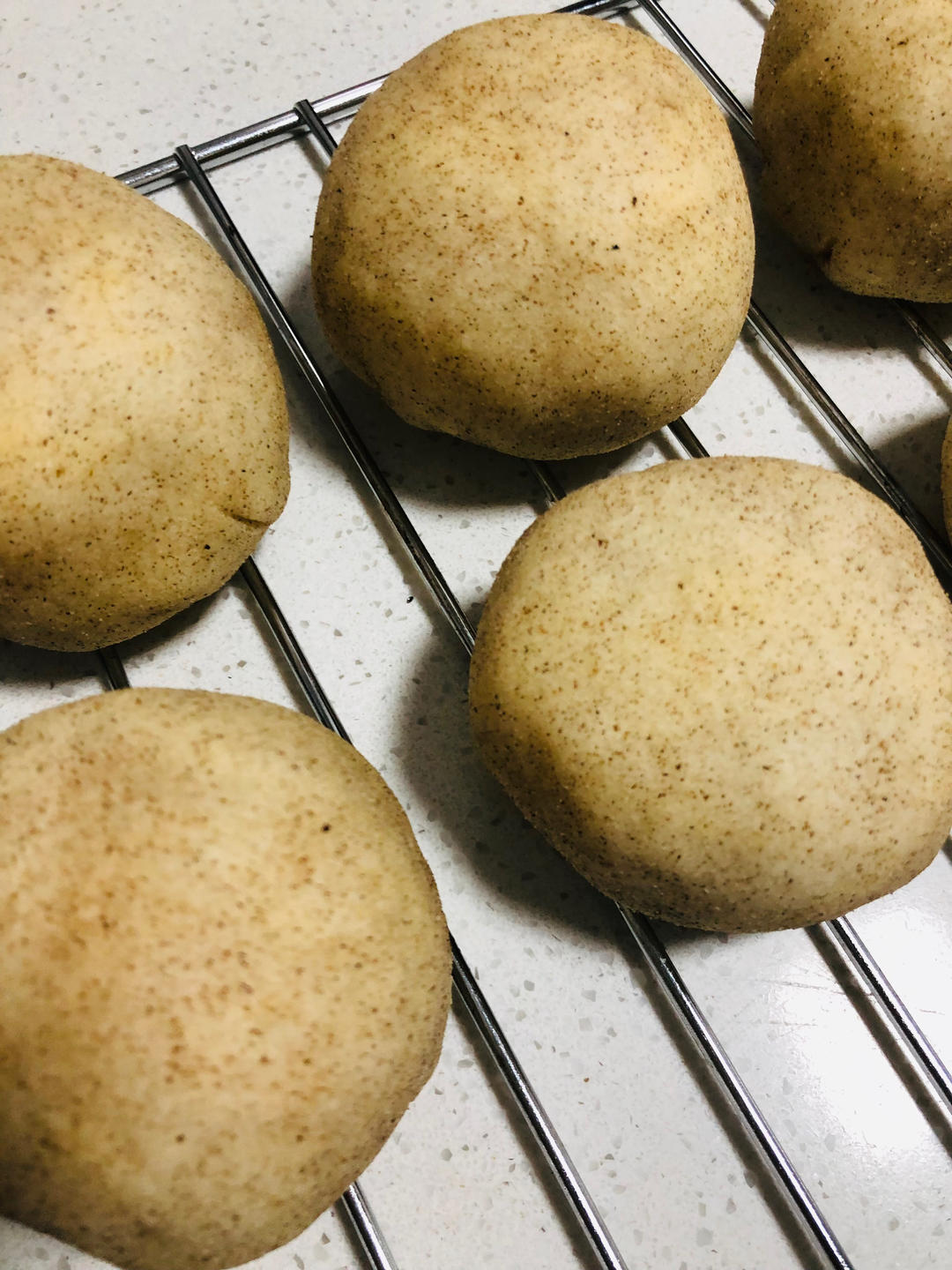 不炒绿豆馅不开酥的软皮绿豆饼