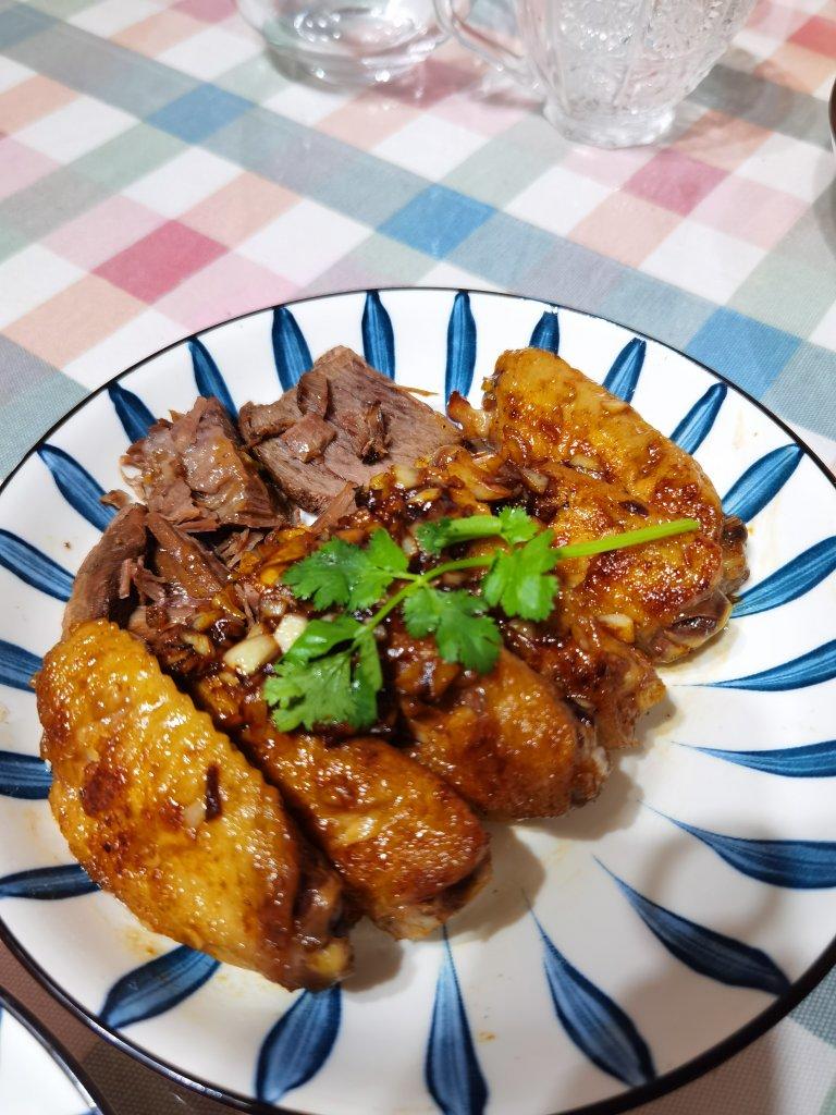 不要再可乐鸡翅了，求求你试试蒜香鸡翅吧，香味捅破天花板！