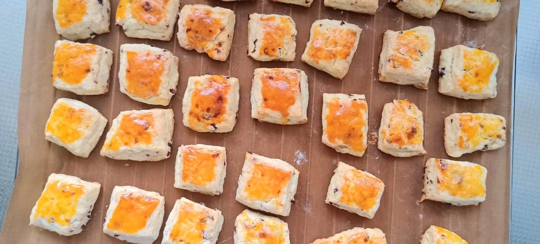 消耗淡奶油的司康