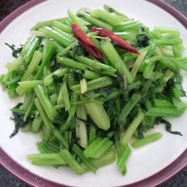 炝炒芹菜