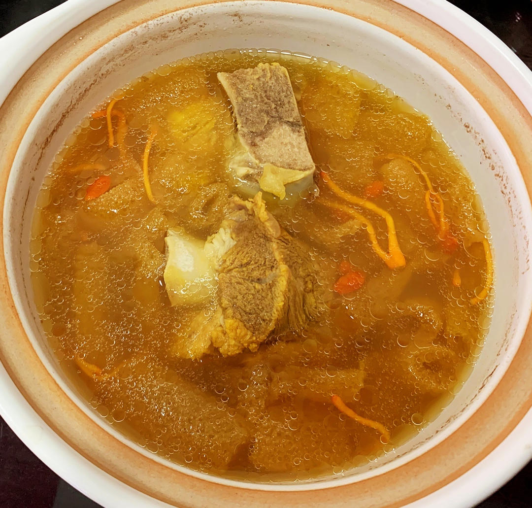 竹荪虫草花排骨汤