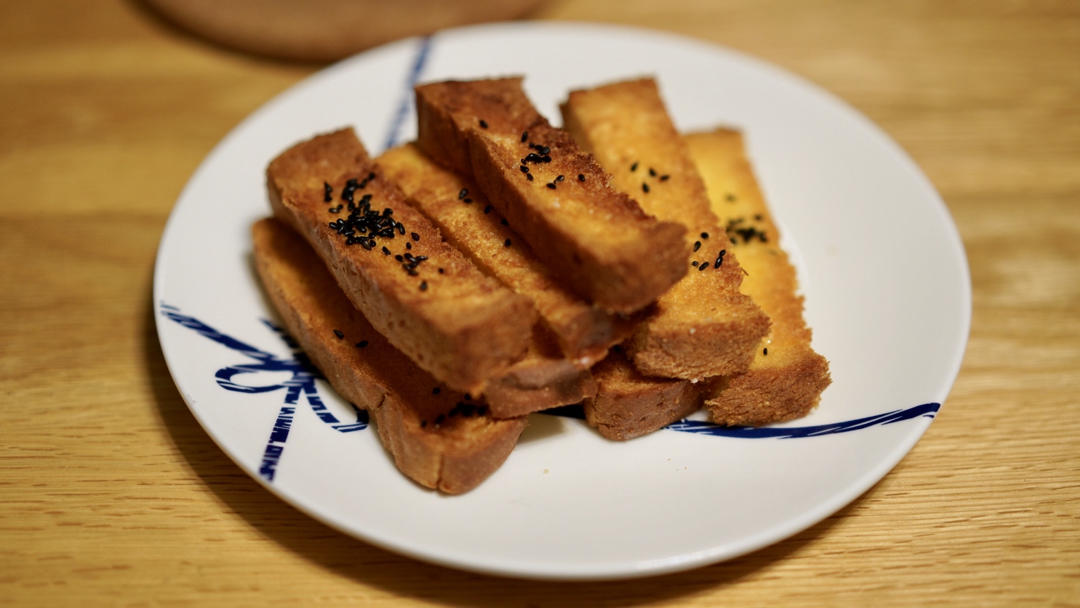 蜂蜜黄油吐司条vs蒜香黄油吐司条，咸甜碰撞