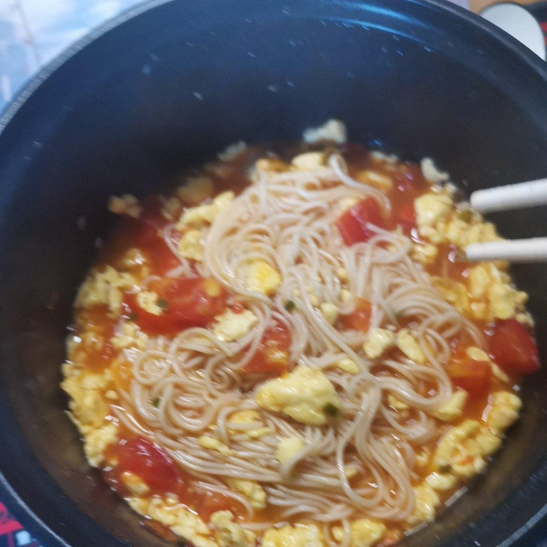 恨不得抱着锅舔的番茄鸡蛋面