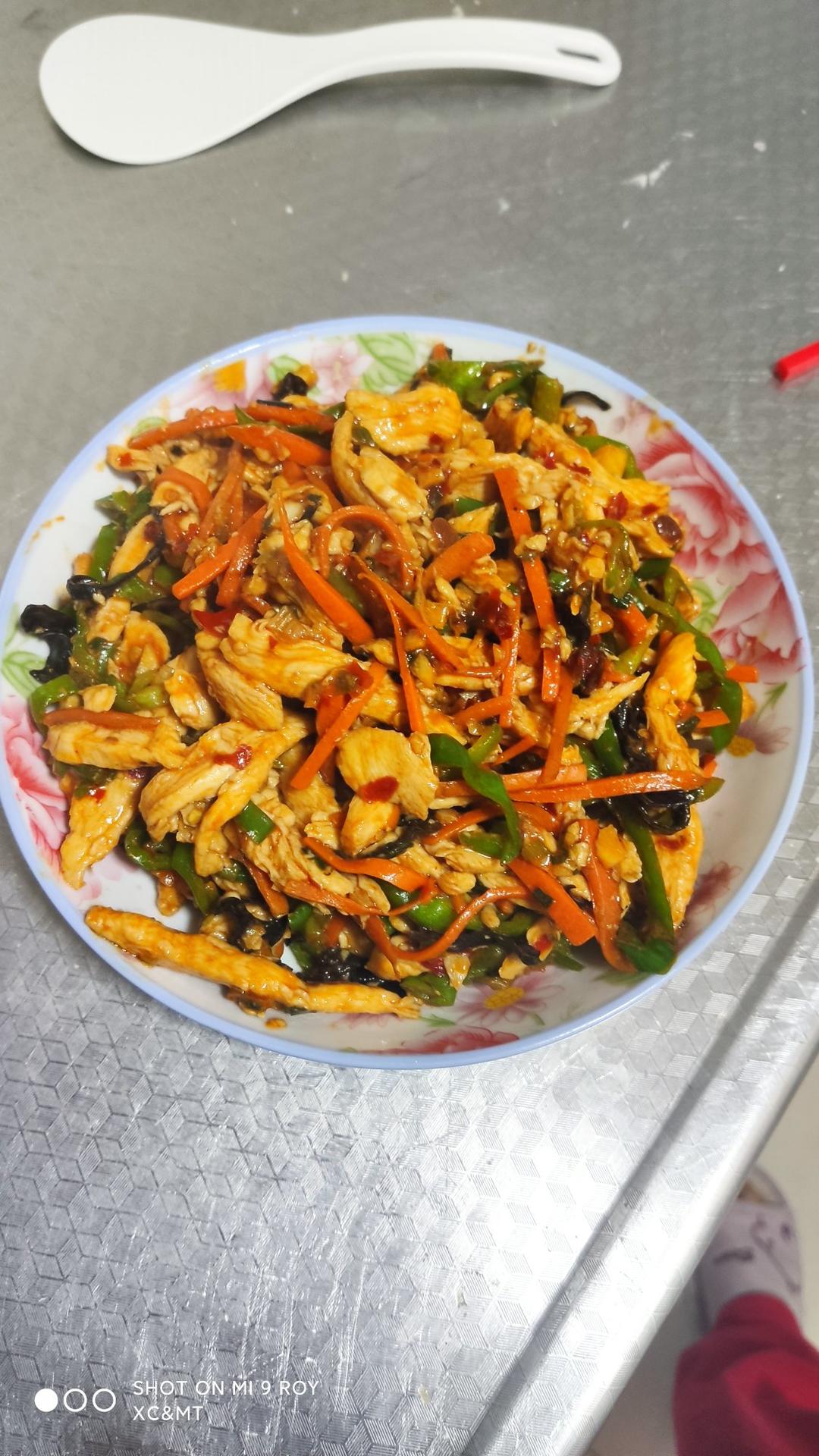 米饭🍚杀手鱼香鸡丝         （减脂期也可以吃）