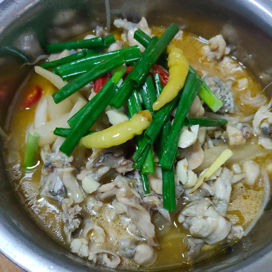 独家秘制 · 泡椒田鸡!