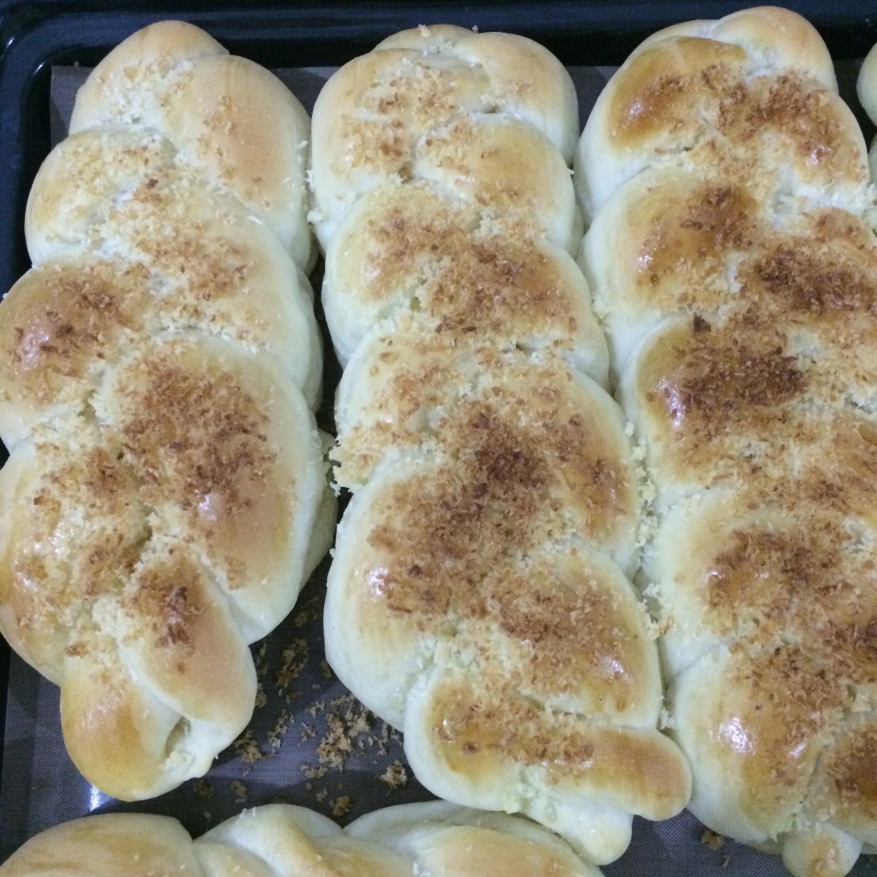 汤种椰蓉酥粒面包