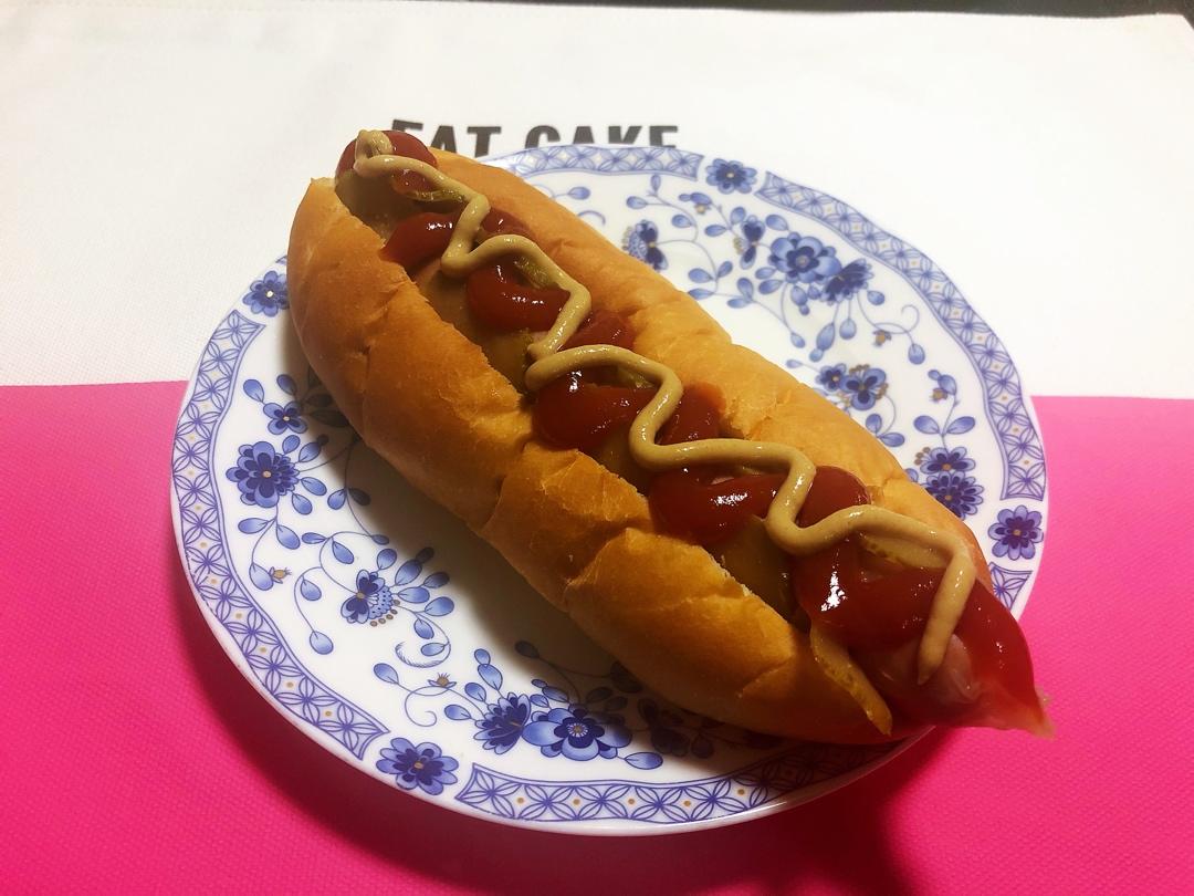 松软香甜热狗面包