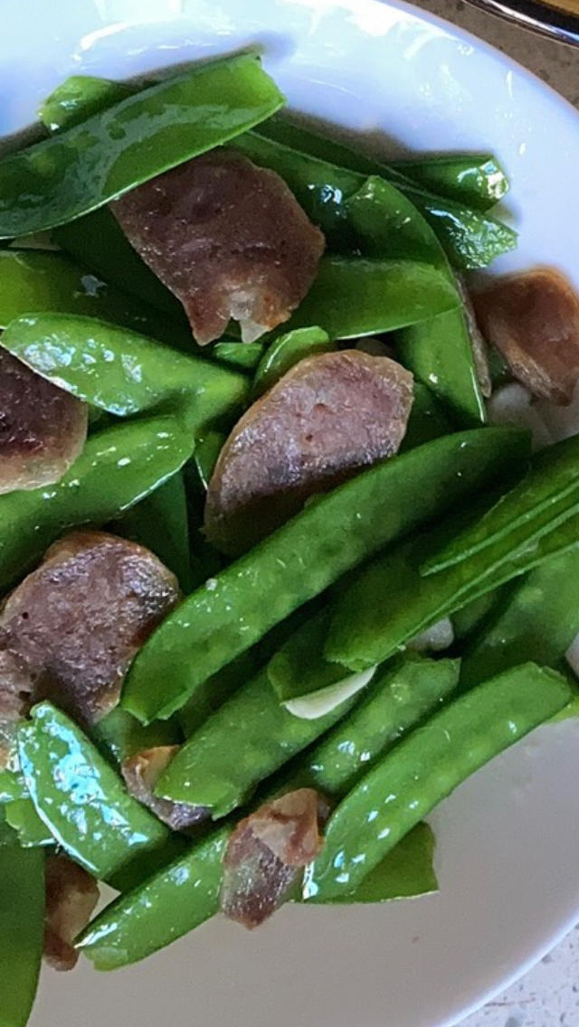 腊肠炒荷兰豆