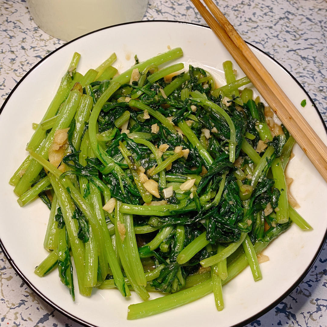 清炒茼蒿