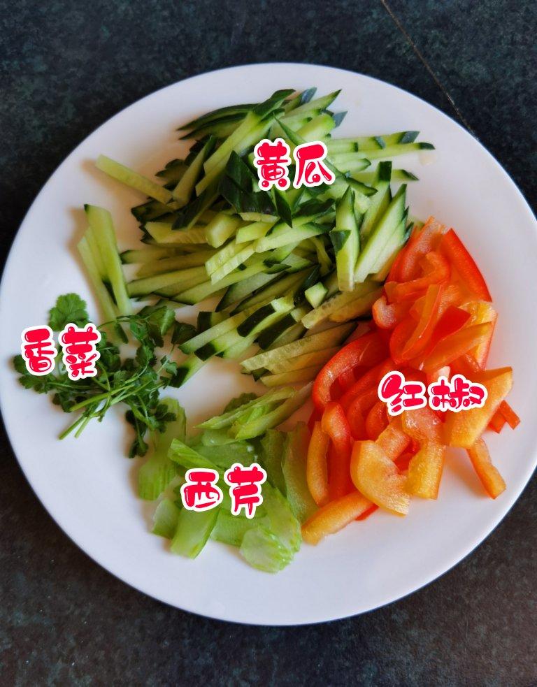 夏日开胃菜 凉拌鸡丝（手撕鸡）