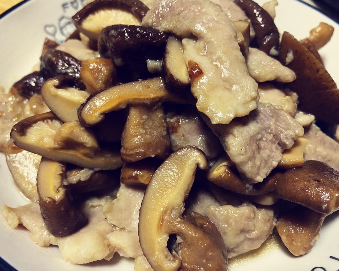 【四佰私厨】香菇炒肉片必须双滑才够味！肉片怎么炒都不老的秘诀！