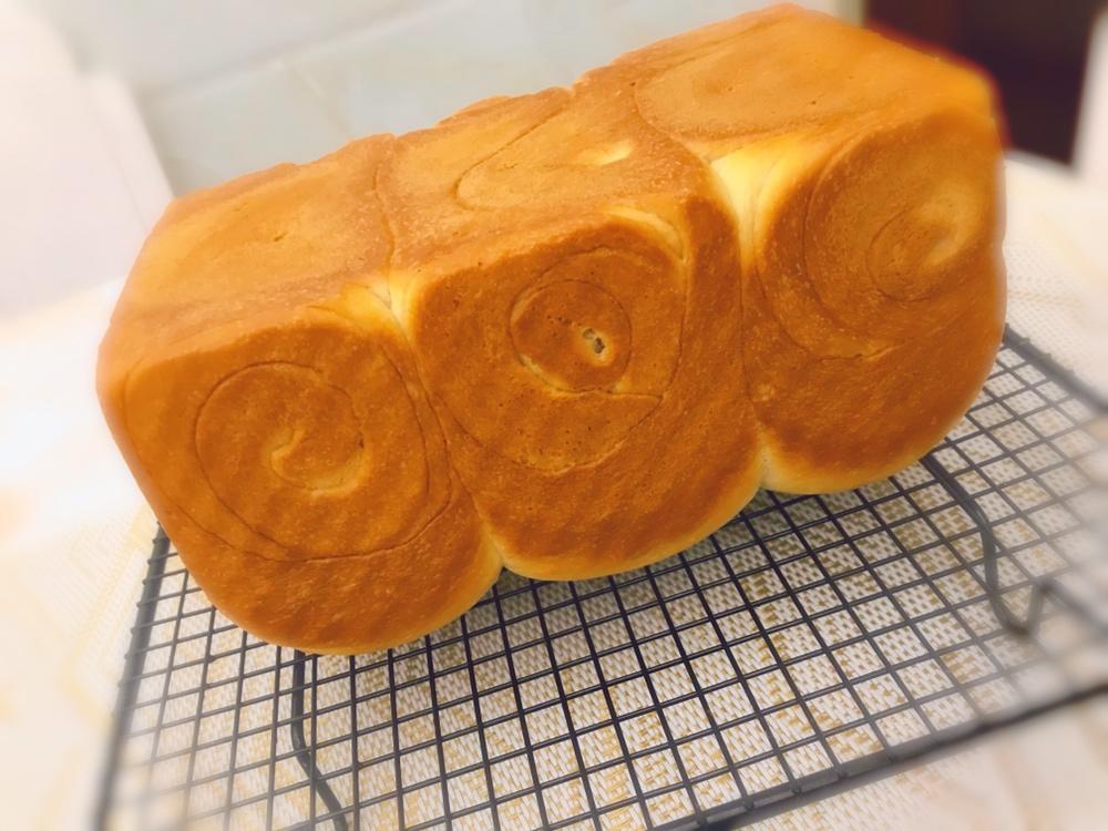 吐司，奶香手撕面包，超级香浓