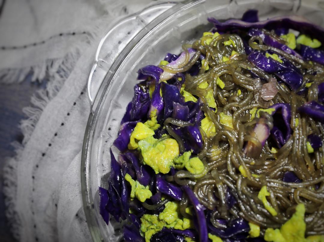 包菜粉丝炒鸡蛋