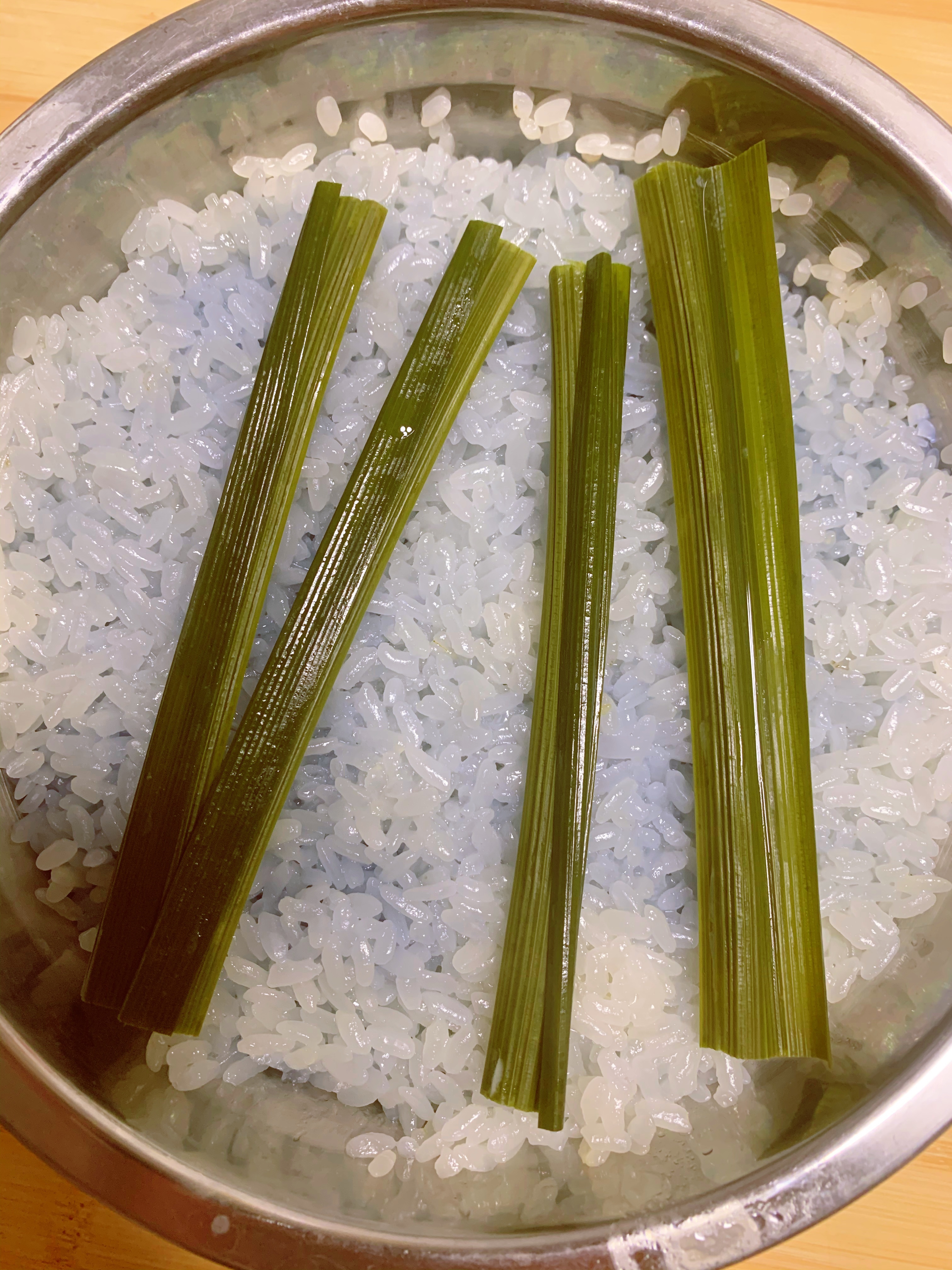 娘惹菜之虾米糯米卷的做法 步骤3