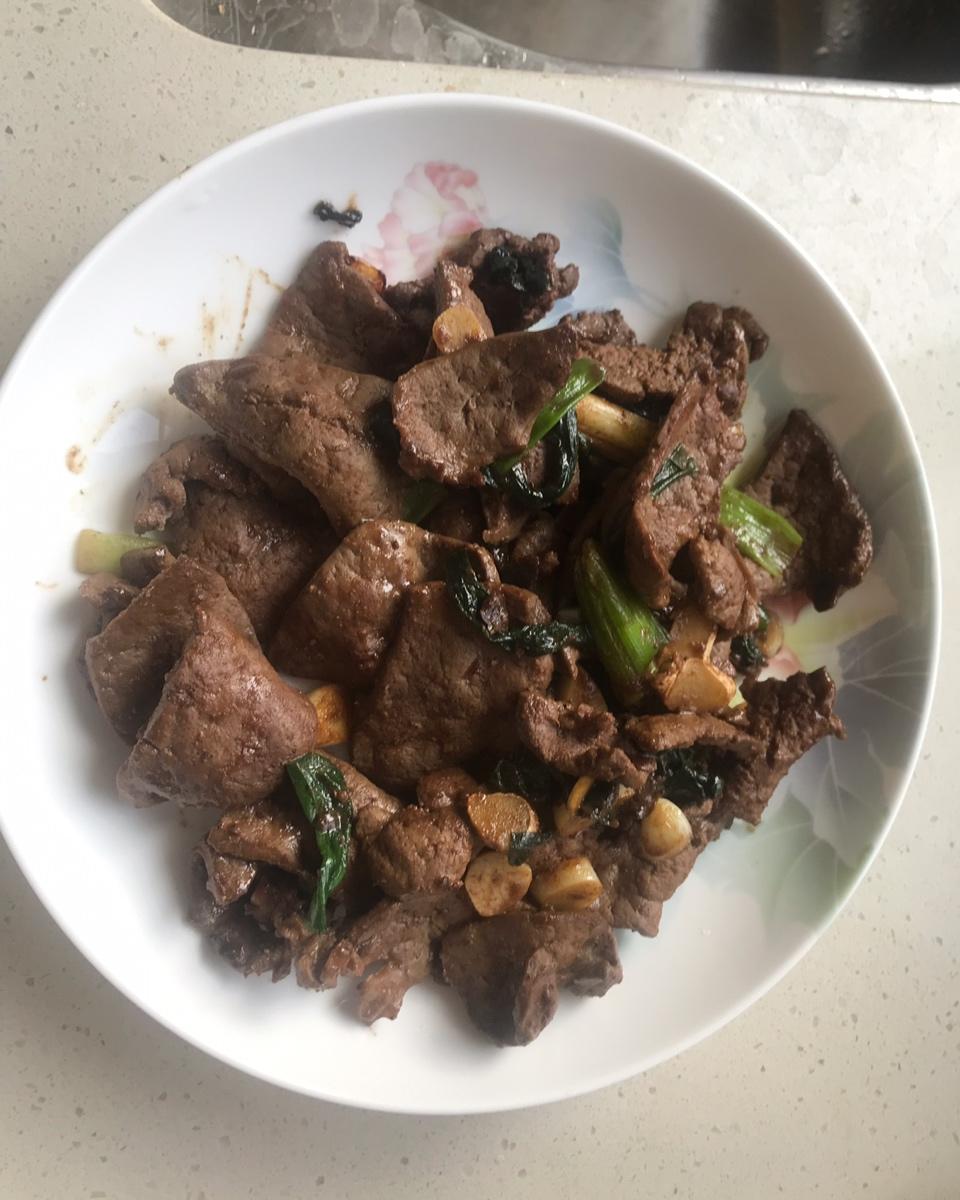 炒牛肝 节后补铁均衡营养