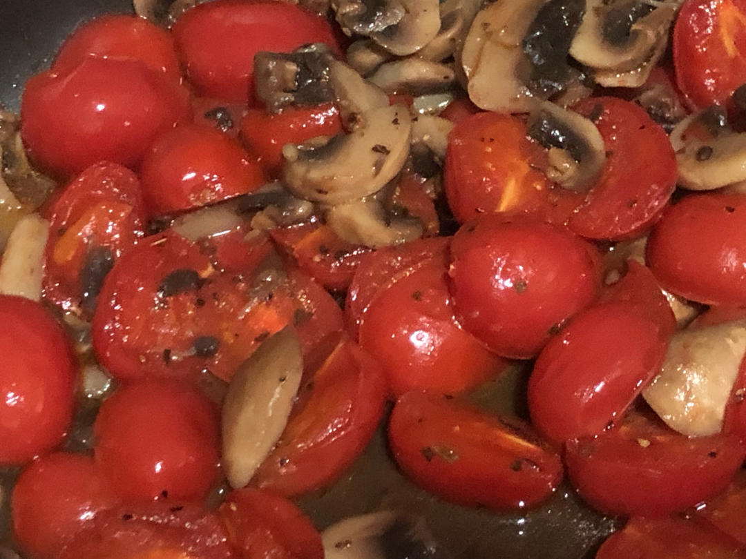 蘑菇番茄肉意大利面