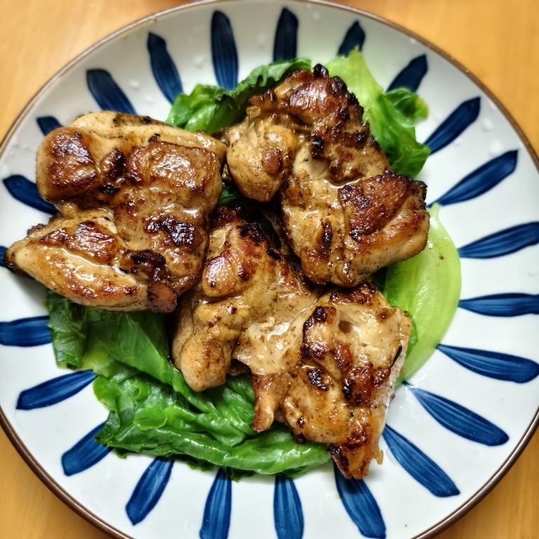 简单易做的香煎黑椒鸡排 柠檬鸡腿肉做法