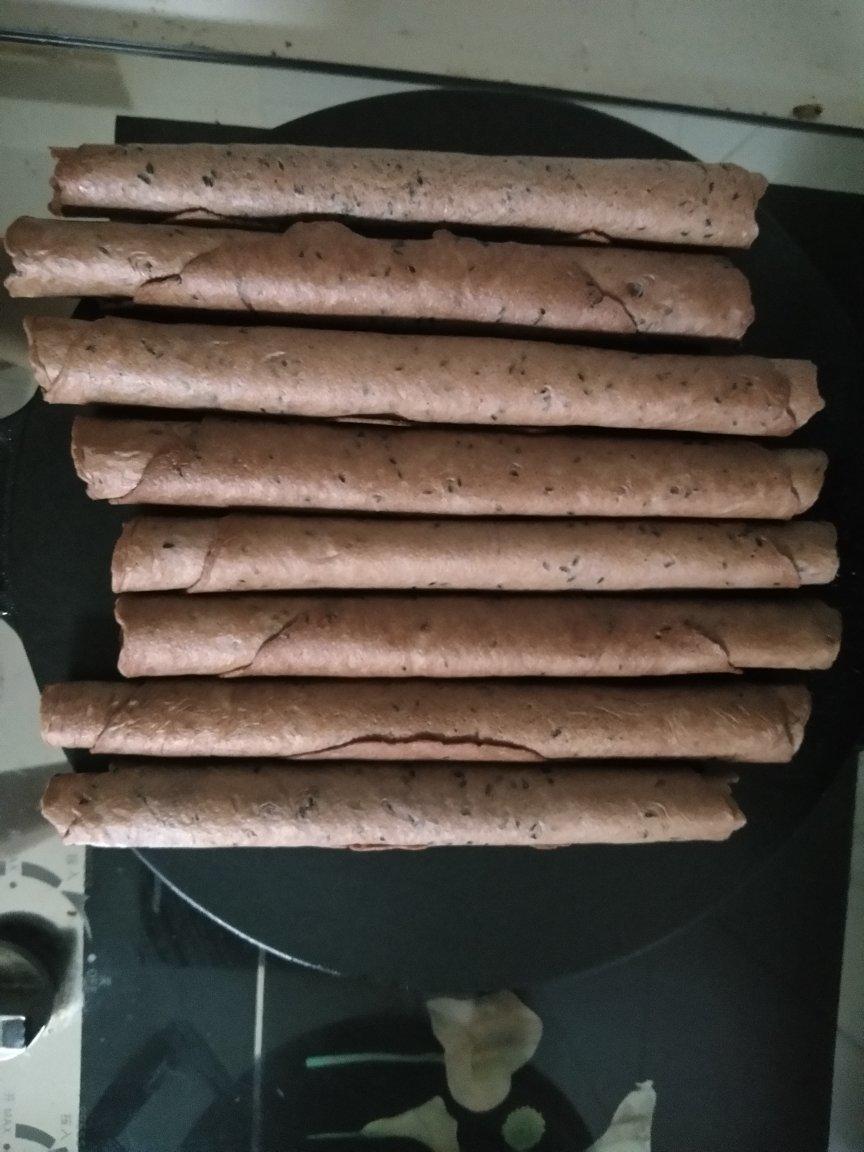 堂妈教你做脆脆的黑芝麻蛋卷