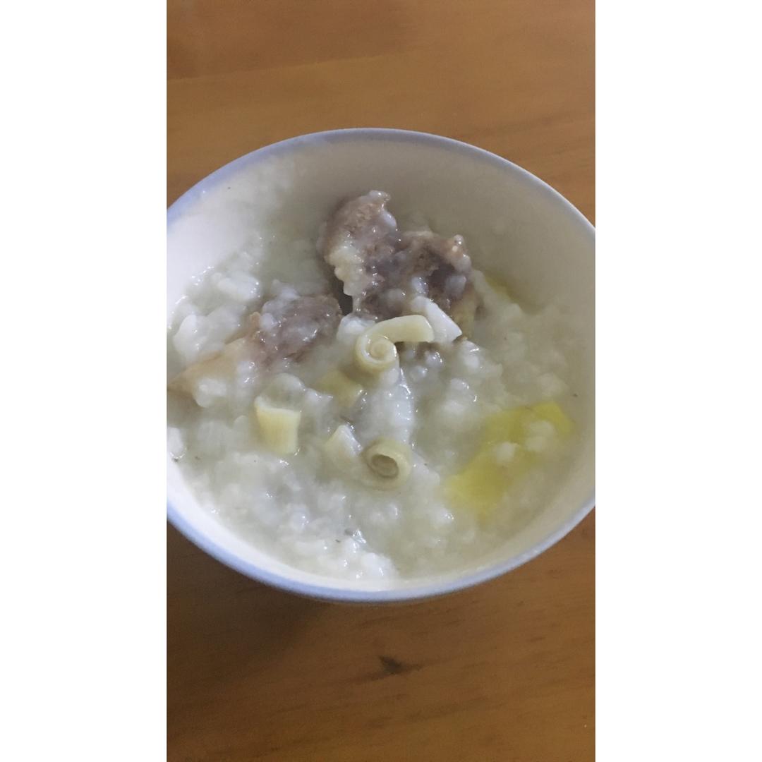 生滚沙虫排骨粥