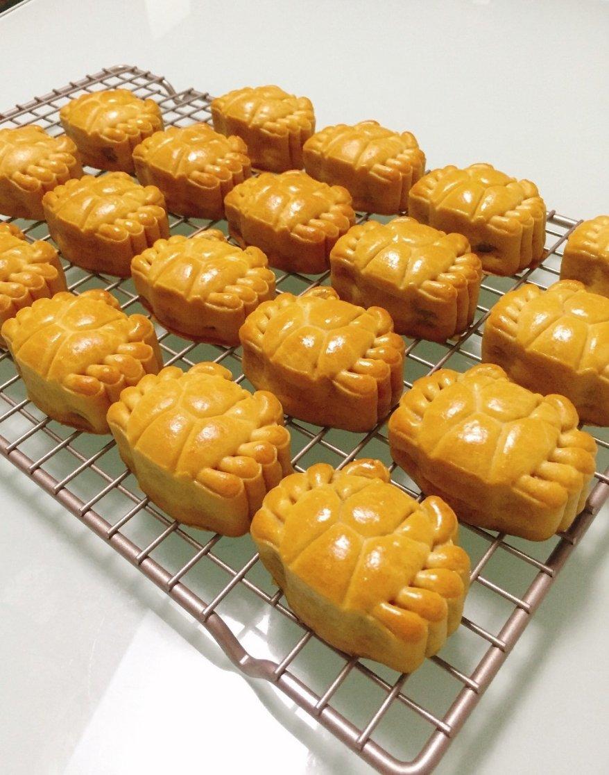 广式月饼—蛋黄莲蓉月饼