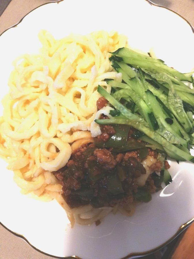 我发誓这将是你吃过最好吃的炸酱面，一口下去回味无穷！！！