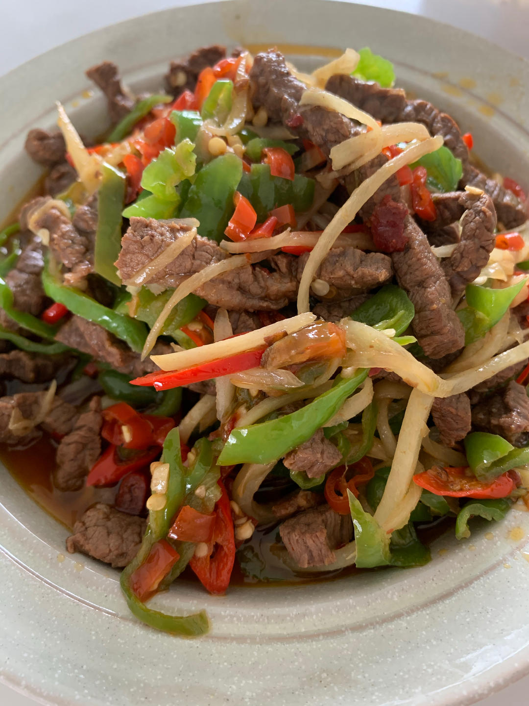 厨师长教你：“青椒牛肉丝”的家常做法，家乡的味道，先收藏了