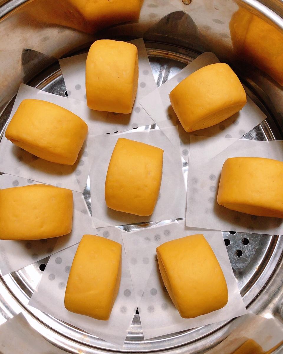 新手也可以--详解如何做出人见人爱、金黄的南瓜馒头