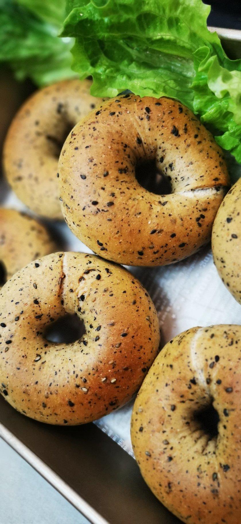 黑芝麻全麦贝果