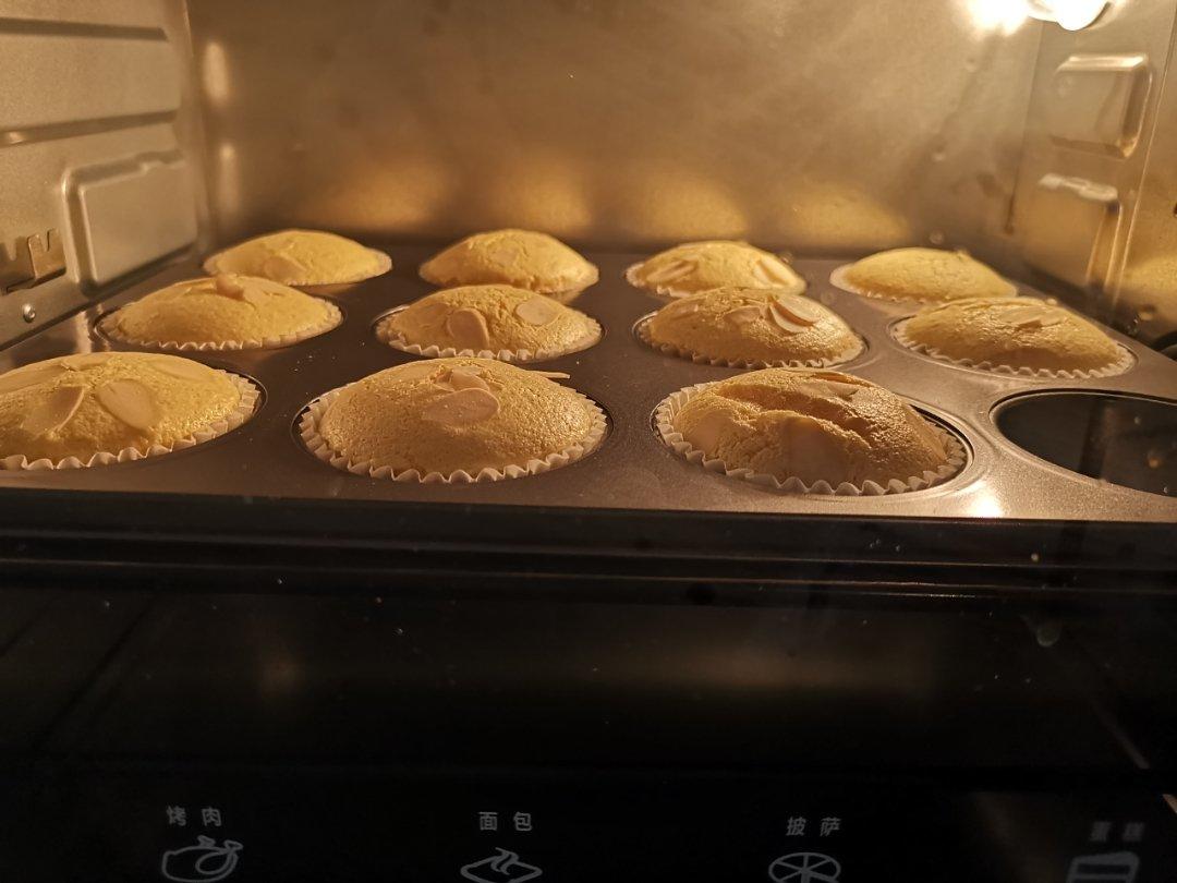 《Tinrry下午茶》教你做杏仁小蛋糕