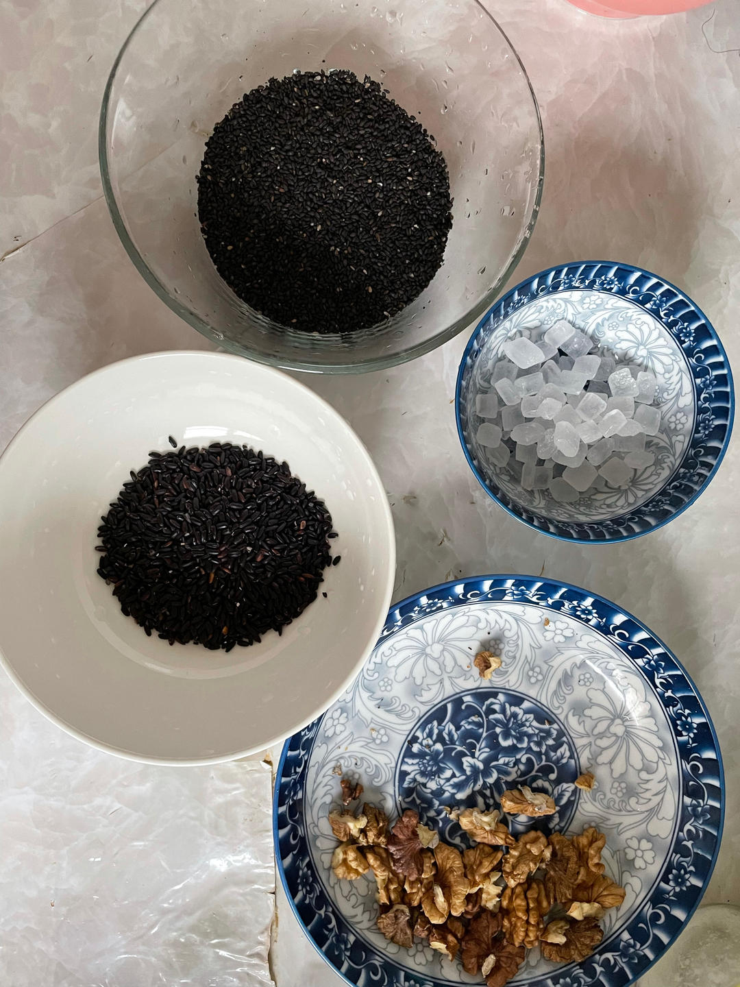 丝滑核桃芝麻糊（简易破壁机版，不耽误好吃）