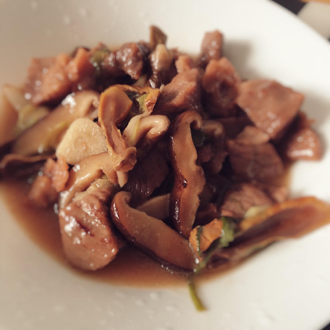 香菇炒牛肉