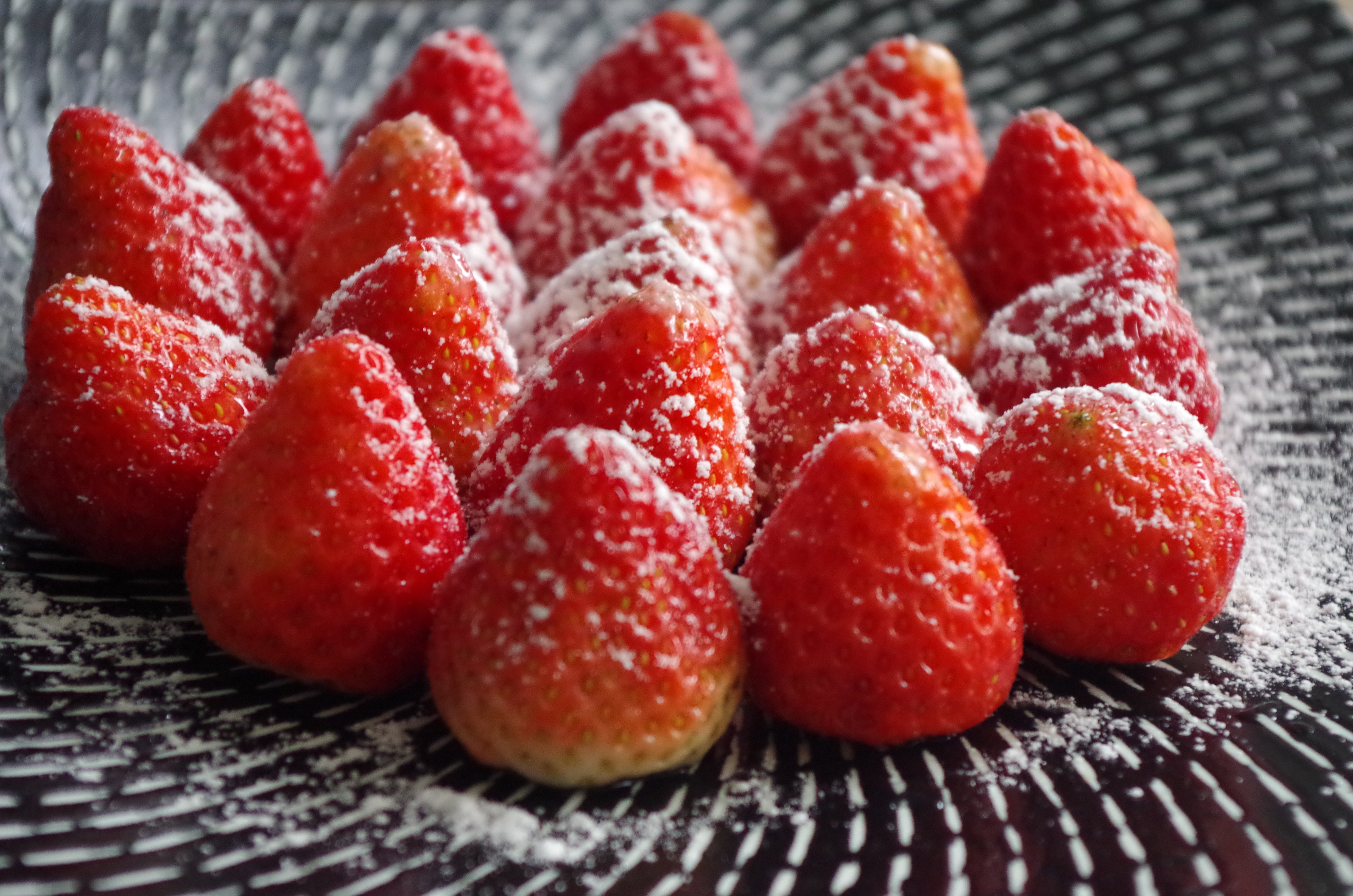 朗姆霜降草莓