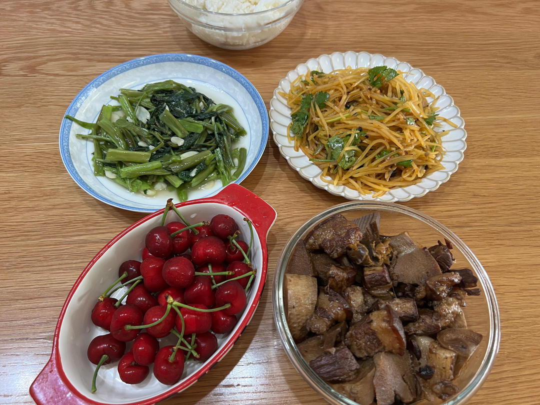 纪录周末餐桌