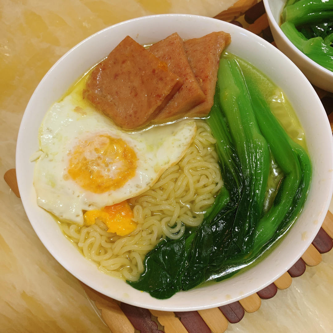港式餐蛋面