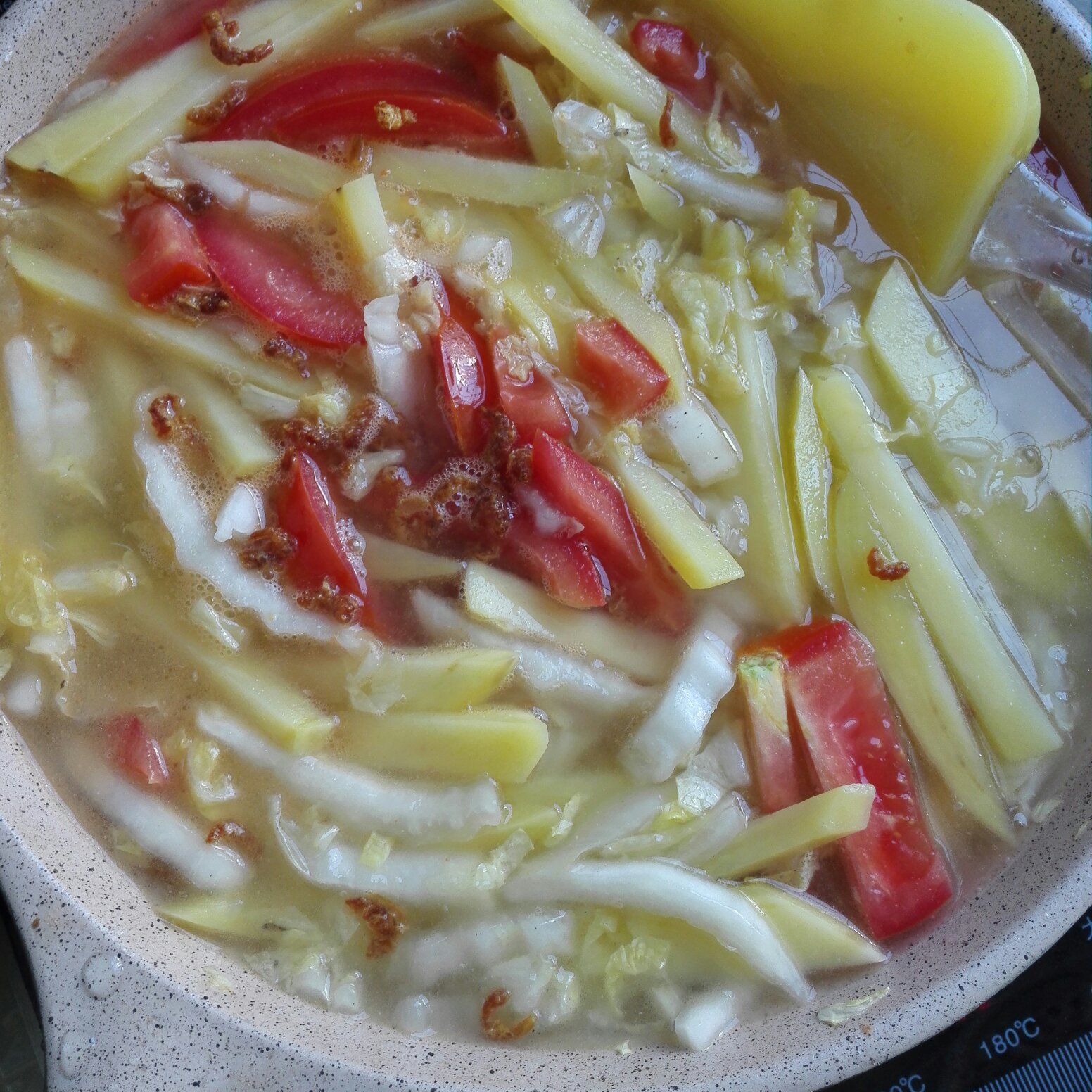白菜土豆酸汤的做法 步骤2