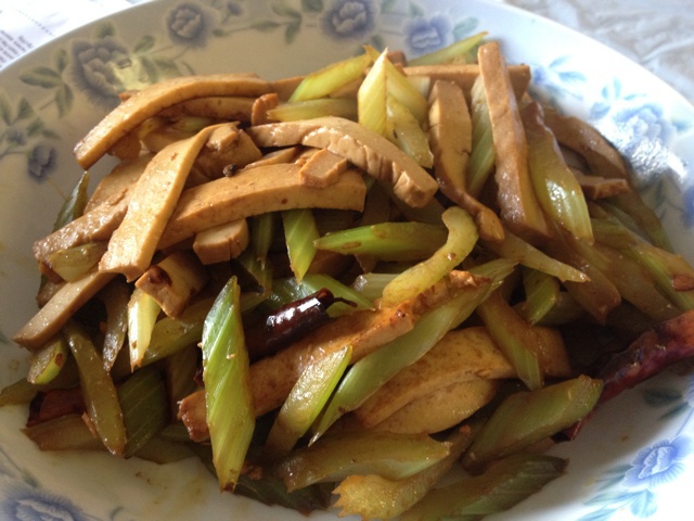 芹菜炒香干