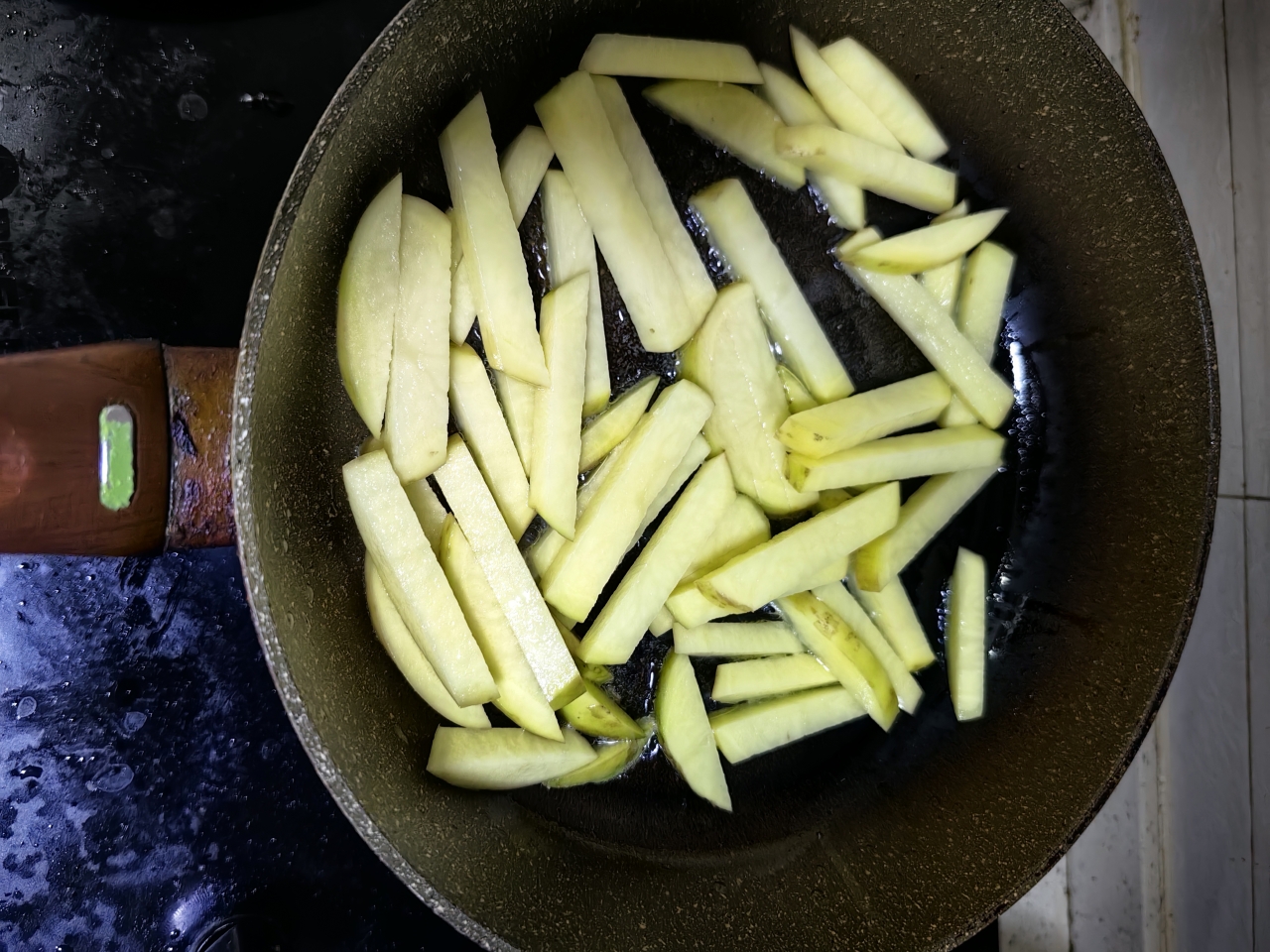 干锅土豆鸡翅的做法 步骤4