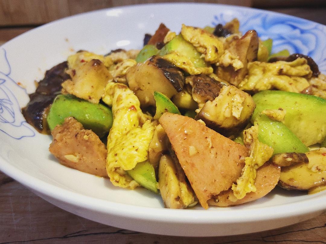 蒜苔午餐肉炒鸡蛋