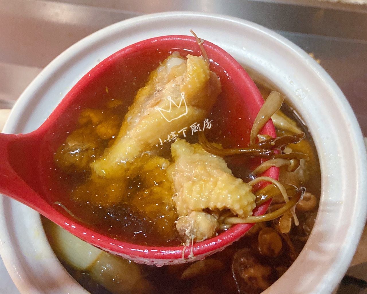 养生汤.灵芝茶树菇炖鸡汤的做法 步骤15