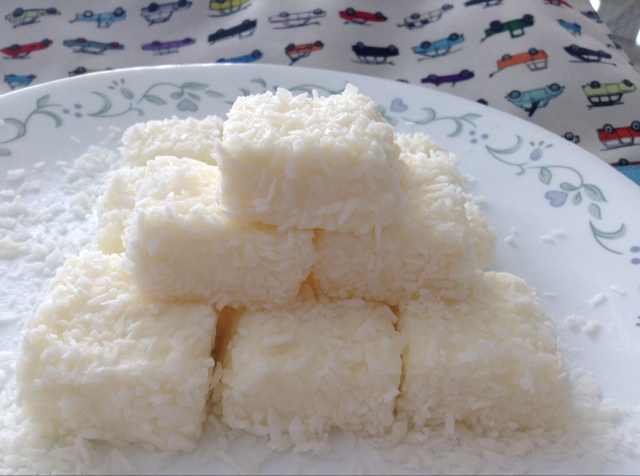 完胜85度C牛奶椰丝小方