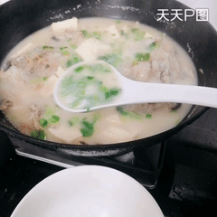 鱼头豆腐汤，简单易做零失败，鲜美得很的做法