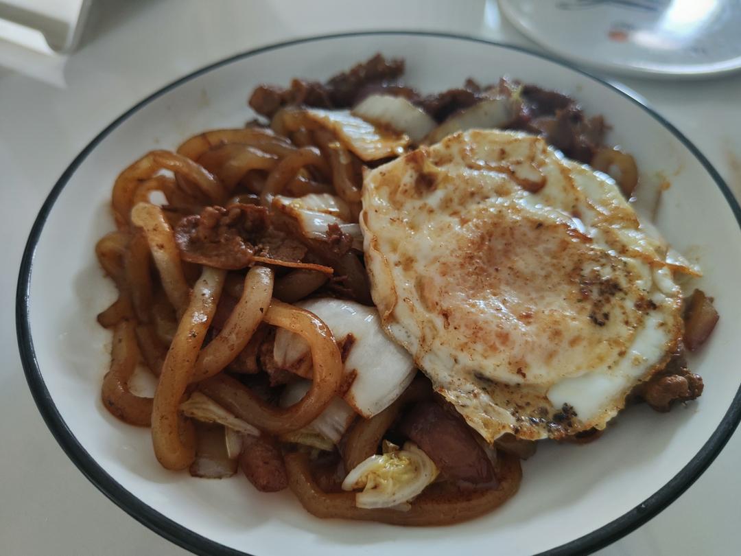 肥牛炒乌冬面
