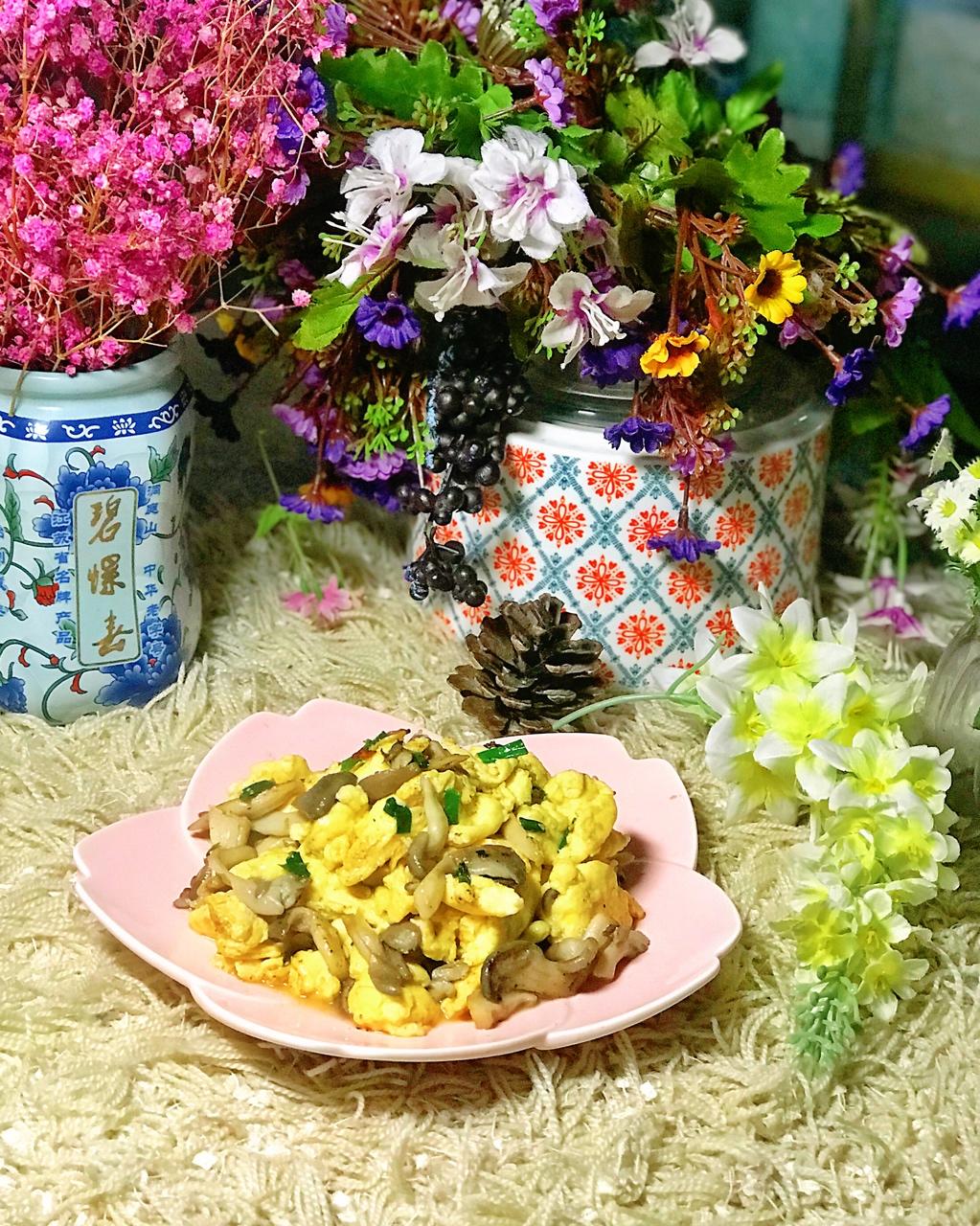 流光舞做的鸡蛋炒双菇
