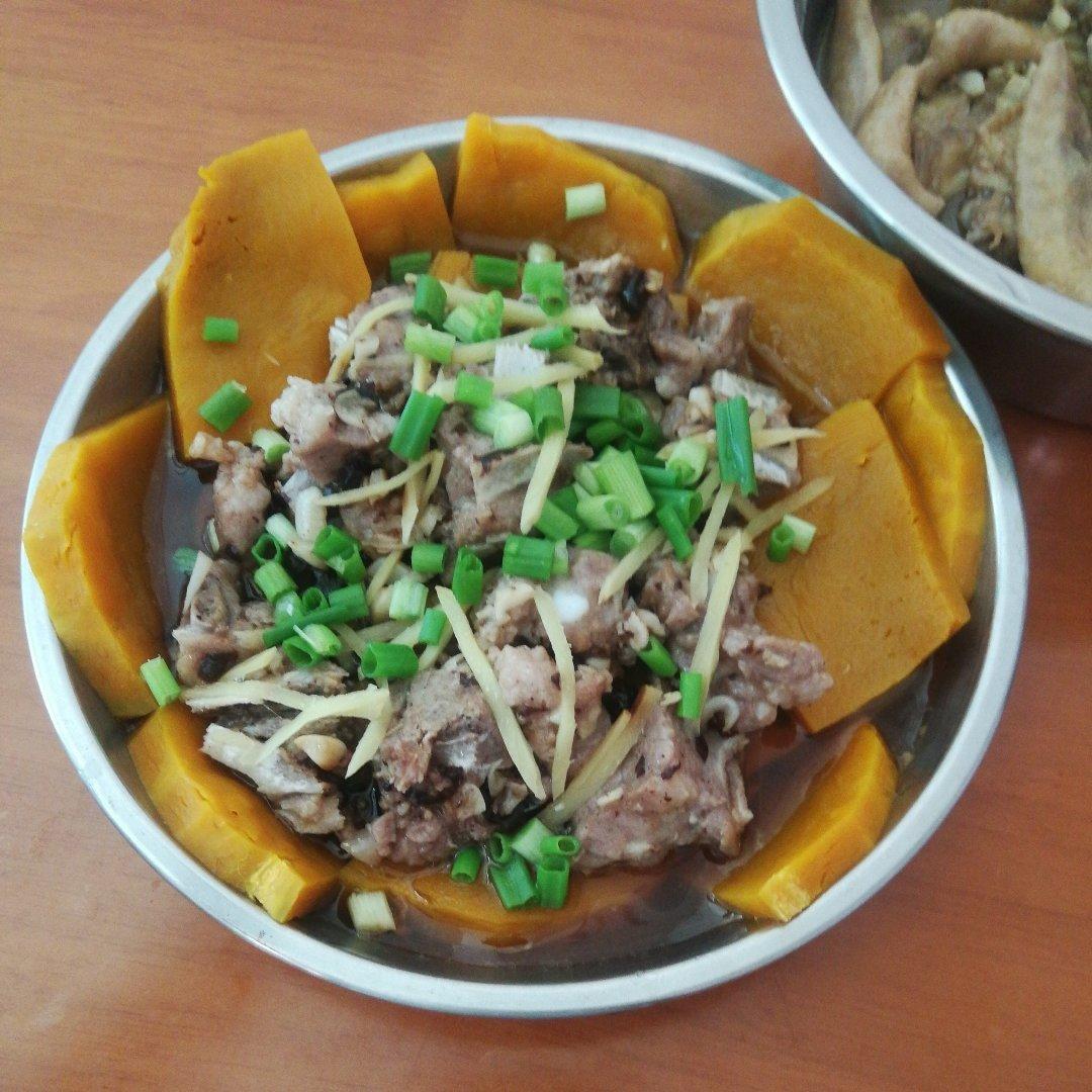 *减脂*贝贝南瓜蒸排骨-附挑瓜技巧