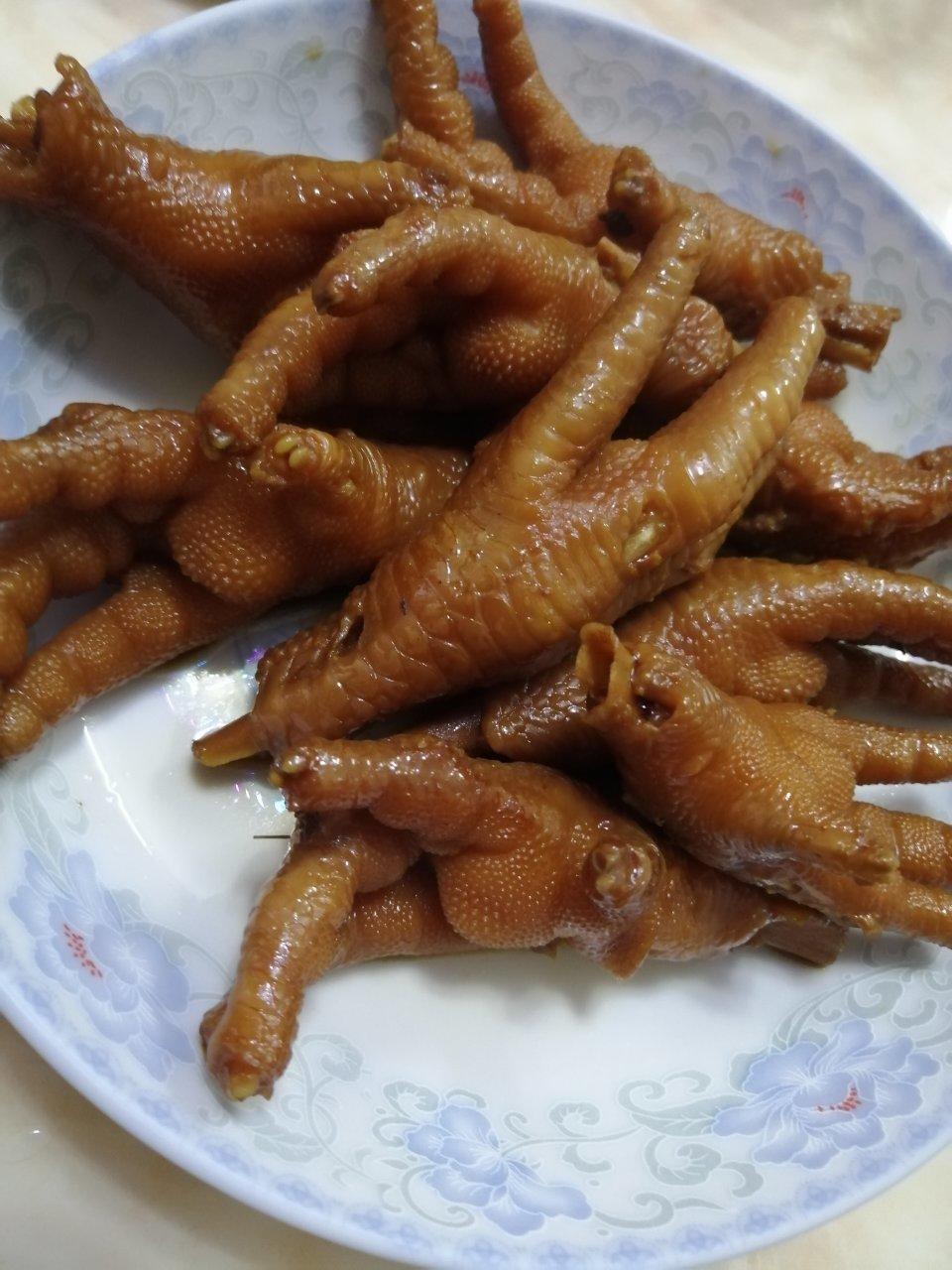 卤鸡爪子